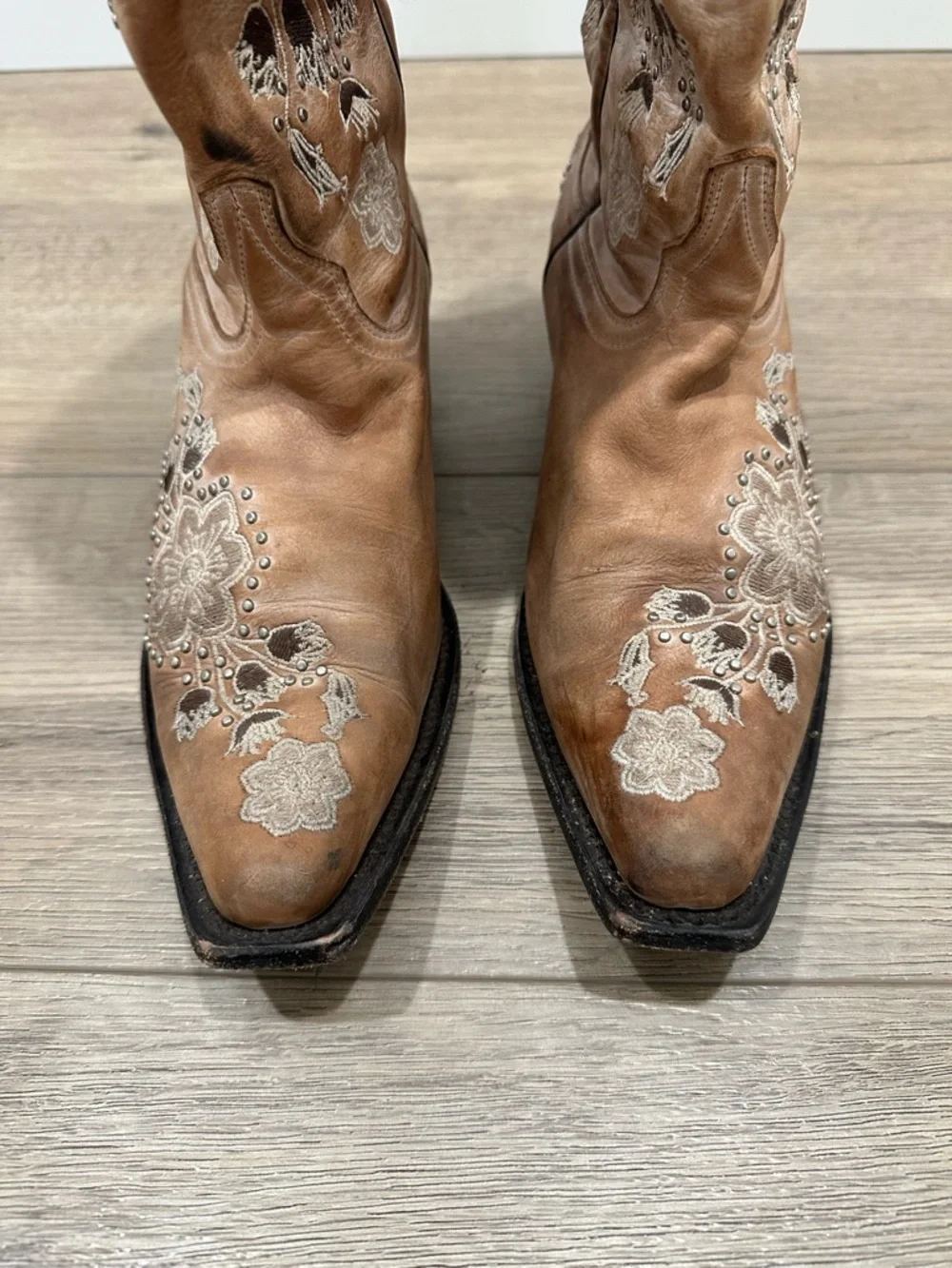 Shyanne Women’s Embroidery floral Tan Leather Western Cowboy Cowgirl Boots 8 - Picture 4 of 10